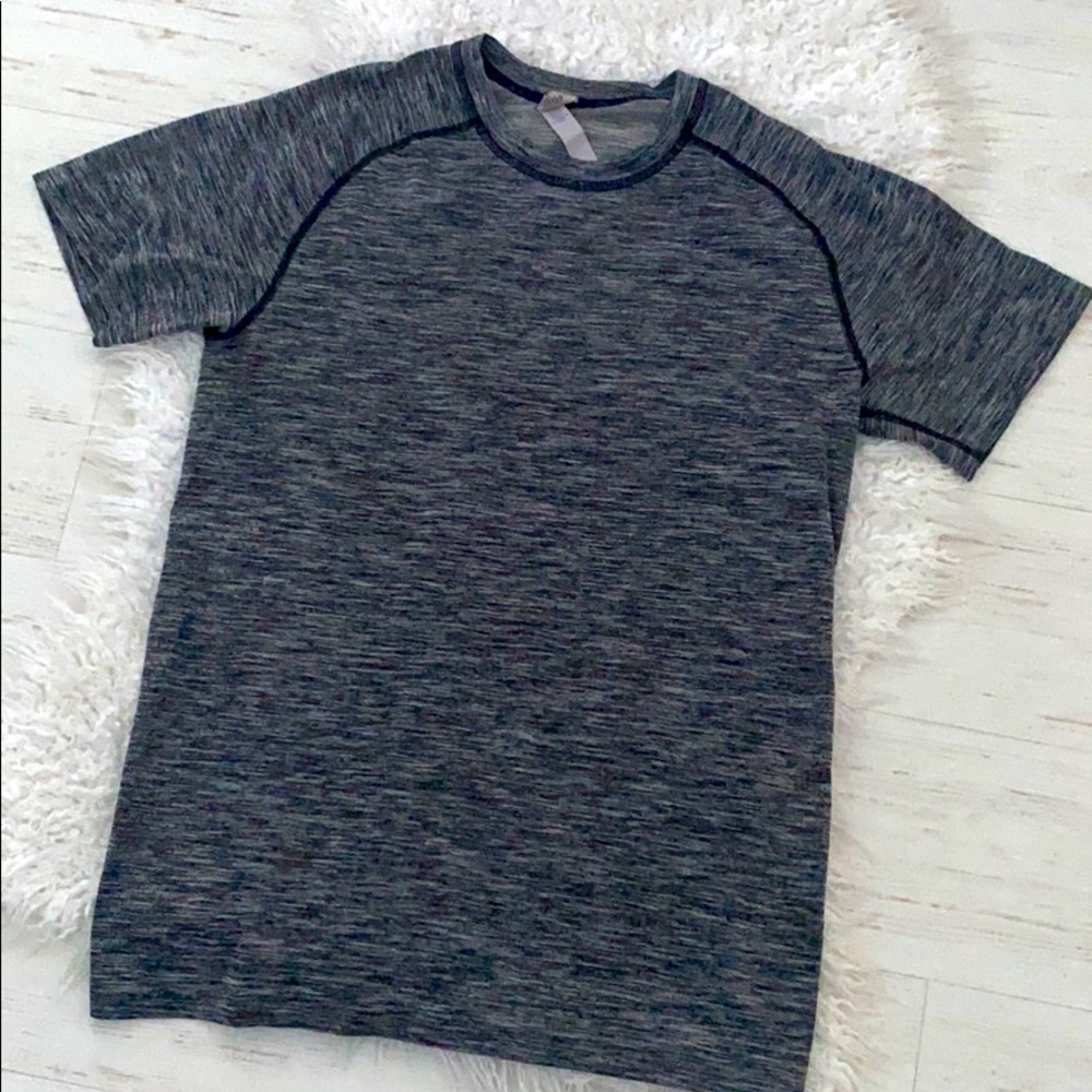 Lululemon lightweight tee - Picture 2 of 6